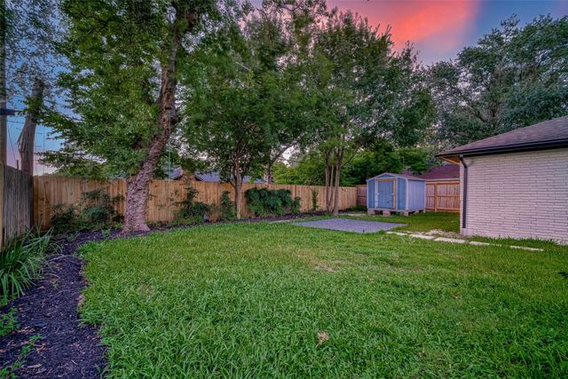 9614 Hammerly, Houston, TX 77080