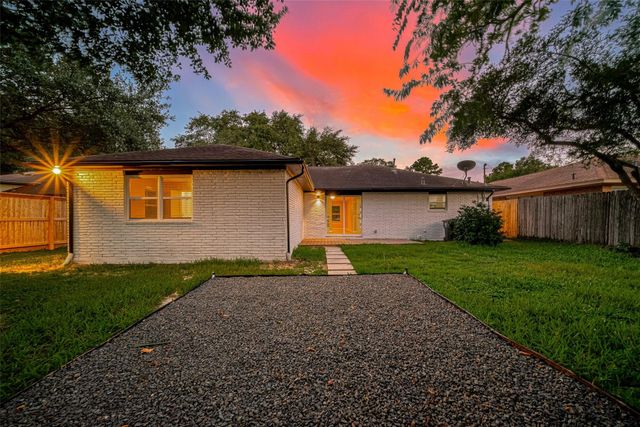 9614 Hammerly, Houston, TX 77080