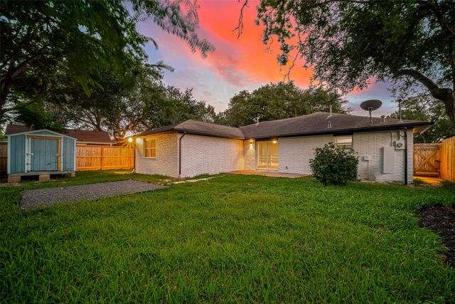 9614 Hammerly, Houston, TX 77080