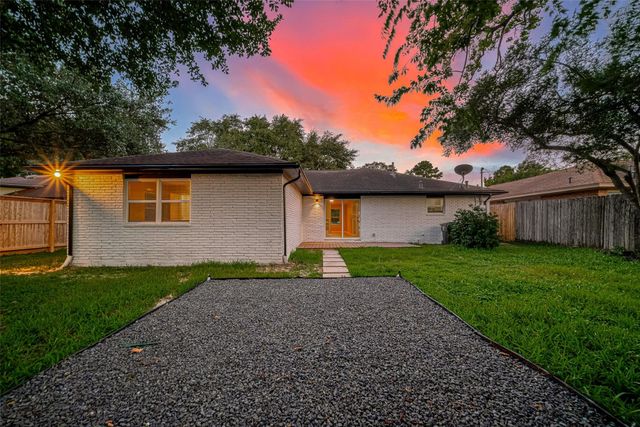 9614 Hammerly, Houston, TX 77080