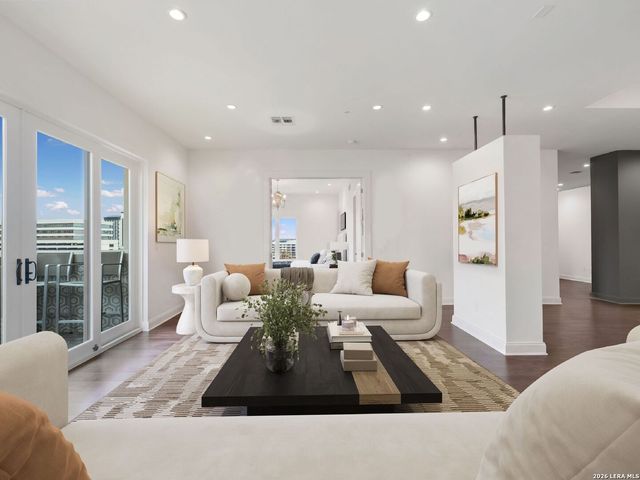 230 Dwyer Ave Unit 701, San Antonio, TX 78204