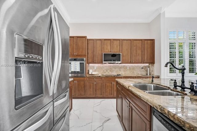 7925 NW 110th Dr, Parkland, FL 33076