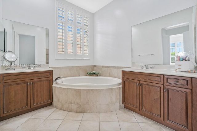 7925 NW 110th Dr, Parkland, FL 33076