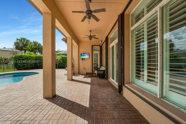 7925 NW 110th Dr, Parkland, FL 33076