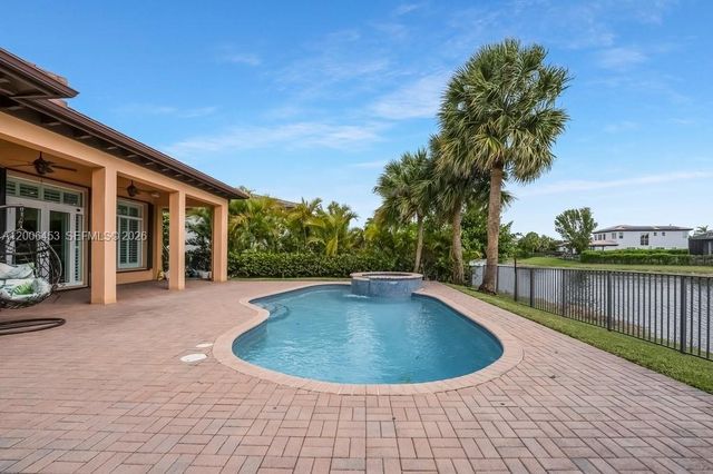 7925 NW 110th Dr, Parkland, FL 33076