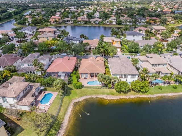 7925 NW 110th Dr, Parkland, FL 33076