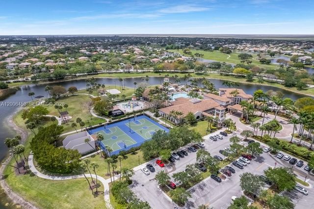 7925 NW 110th Dr, Parkland, FL 33076