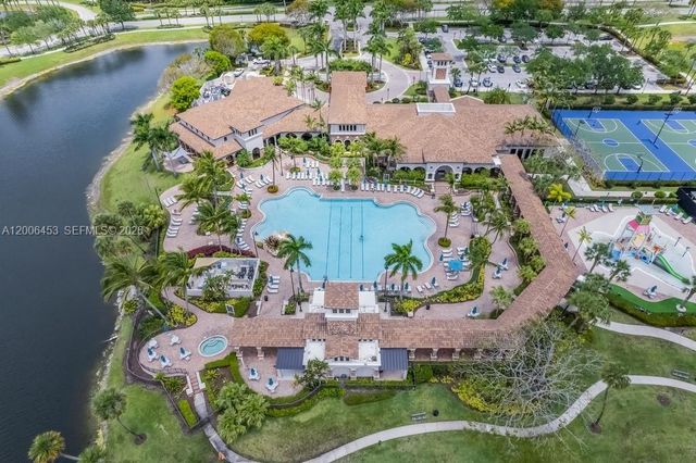 7925 NW 110th Dr, Parkland, FL 33076