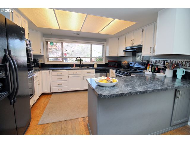 385 S CHERRY Dr, Cornelius, OR 97113