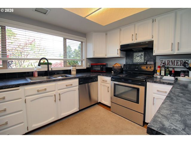 385 S CHERRY Dr, Cornelius, OR 97113