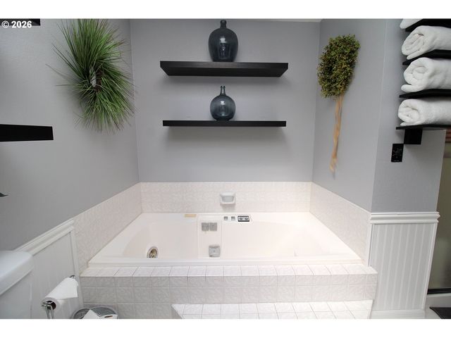 385 S CHERRY Dr, Cornelius, OR 97113