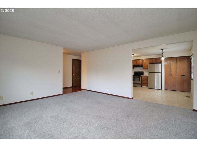 385 S CHERRY Dr, Cornelius, OR 97113