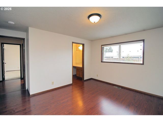 385 S CHERRY Dr, Cornelius, OR 97113