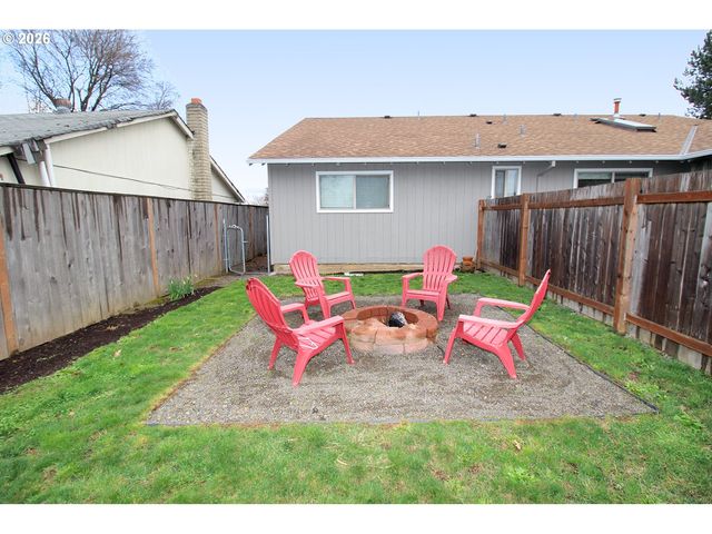 385 S CHERRY Dr, Cornelius, OR 97113