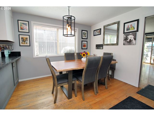 385 S CHERRY Dr, Cornelius, OR 97113