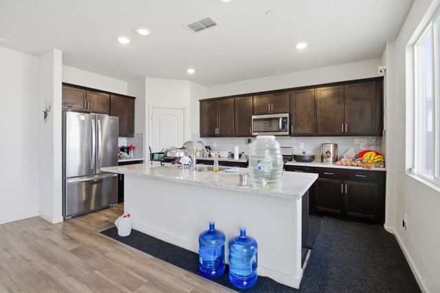 6913 Foraker Dr, Stockton, CA 95219