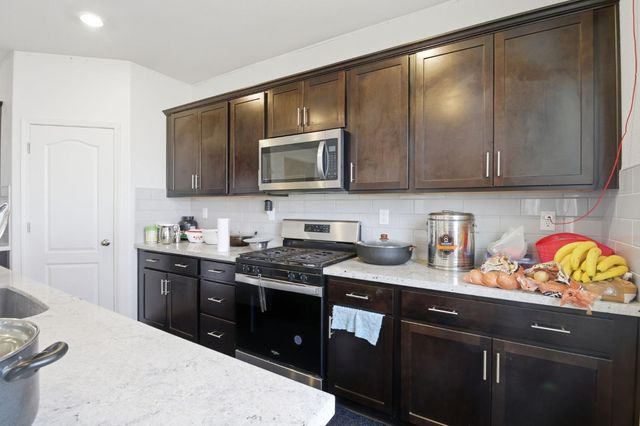 6913 Foraker Dr, Stockton, CA 95219