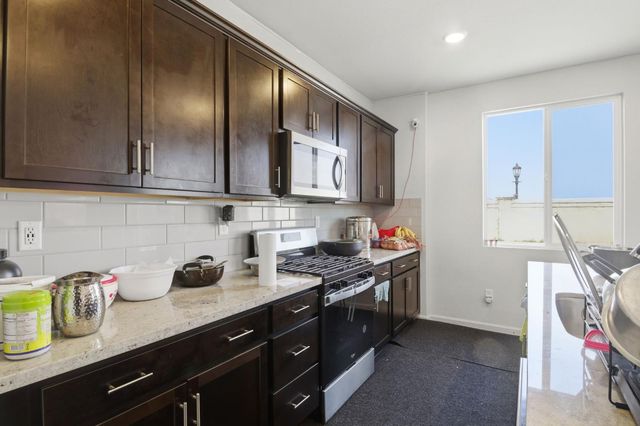 6913 Foraker Dr, Stockton, CA 95219