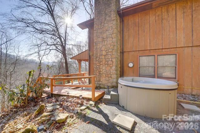 106 Sage Court, Maggie Valley, NC 28716