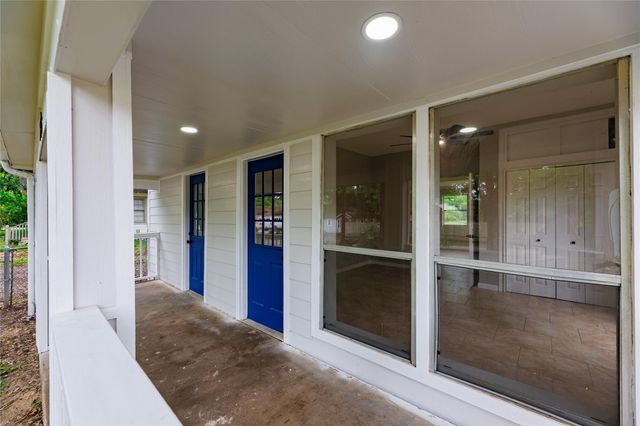 704 W Willis Street, Alvin, TX 77511