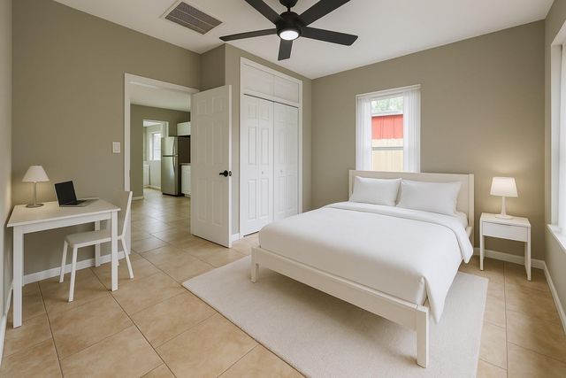 704 W Willis Street, Alvin, TX 77511