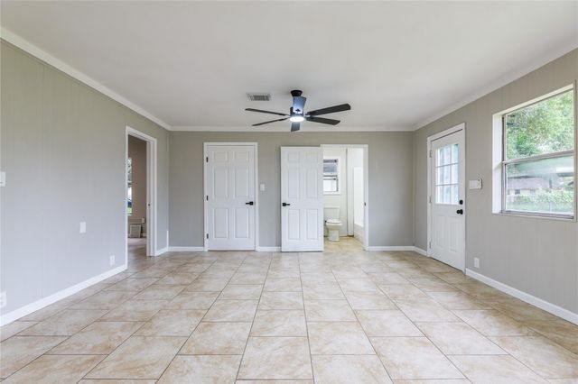 704 W Willis Street, Alvin, TX 77511