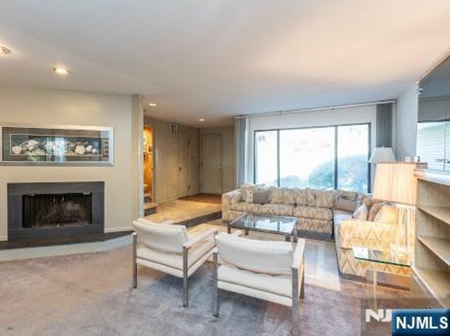 67 Glenview, West Orange, NJ 07052