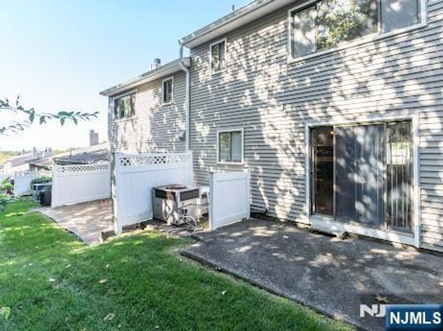 67 Glenview, West Orange, NJ 07052