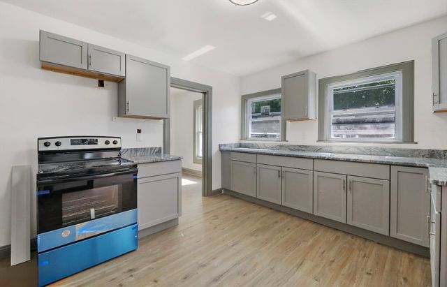 33-35 Hall St, North Adams, MA 01247