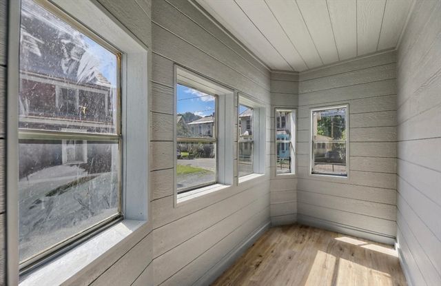 33-35 Hall St, North Adams, MA 01247