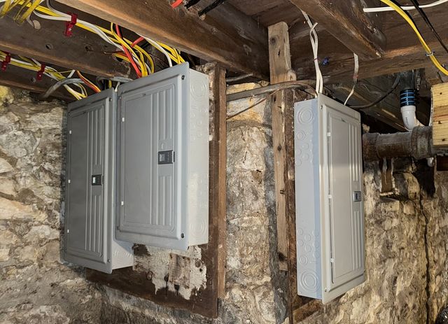 33-35 Hall St, North Adams, MA 01247