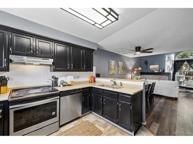 2913 W Long Cir A, Littleton, CO 80120