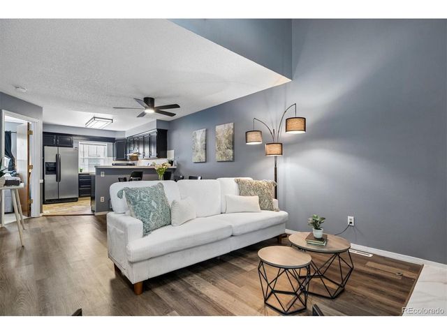 2913 W Long Cir A, Littleton, CO 80120