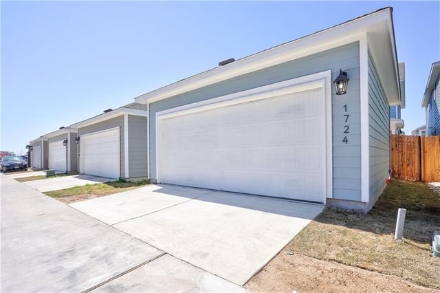 1724 W Artesian Springs XING, Leander, TX 78641