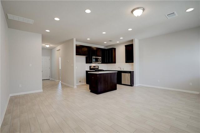 1724 W Artesian Springs XING, Leander, TX 78641