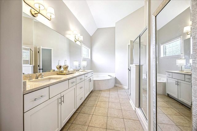 355 WHISPERING MEADOWS DR, Oakland, TN 38060