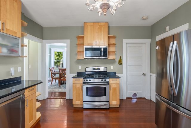 2 Pleasant St 2, Boston, MA 02125