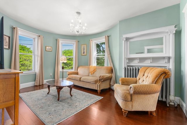 2 Pleasant St 2, Boston, MA 02125