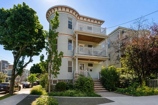 2 Pleasant St 2, Boston, MA 02125