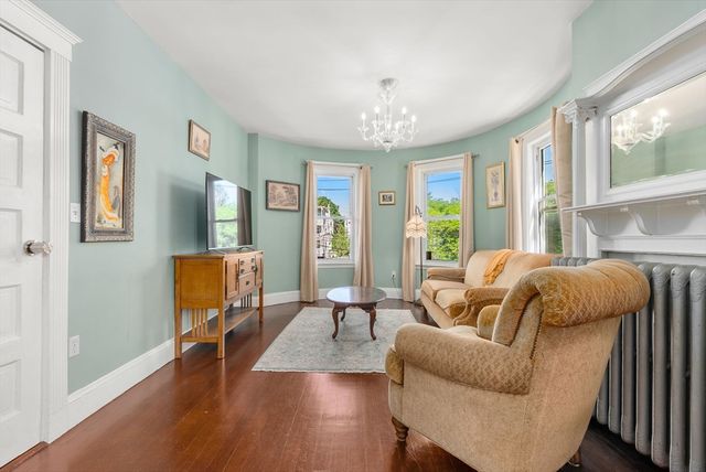 2 Pleasant St 2, Boston, MA 02125