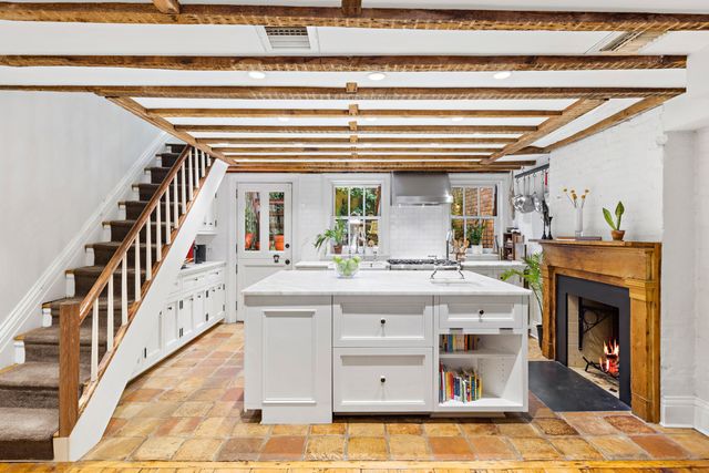 9 GAY Street, New York City, NY 10014