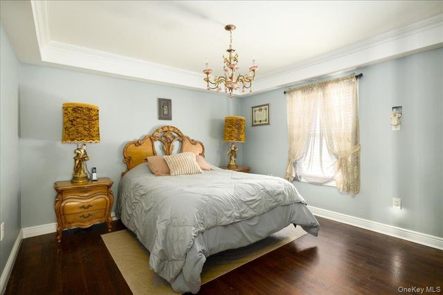 35 Carnation Road, Levittown, NY 11756