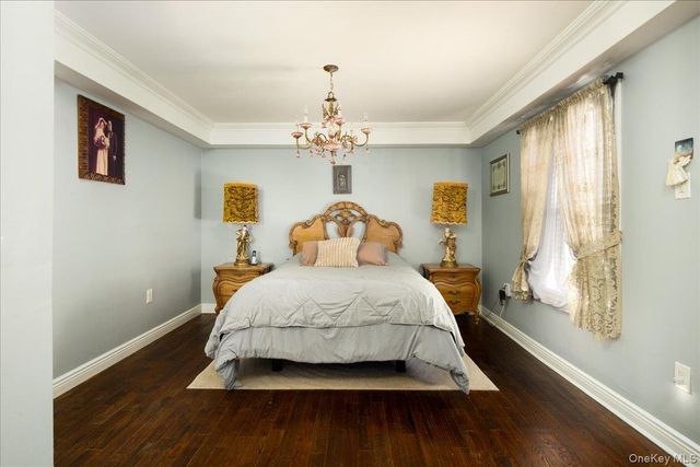 35 Carnation Road, Levittown, NY 11756