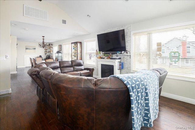 35 Carnation Road, Levittown, NY 11756