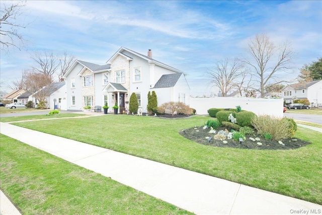 35 Carnation Road, Levittown, NY 11756