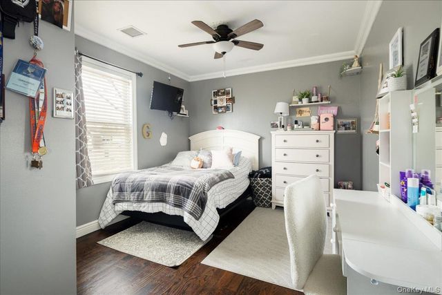 35 Carnation Road, Levittown, NY 11756