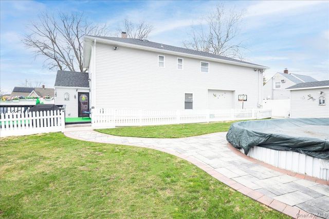 35 Carnation Road, Levittown, NY 11756