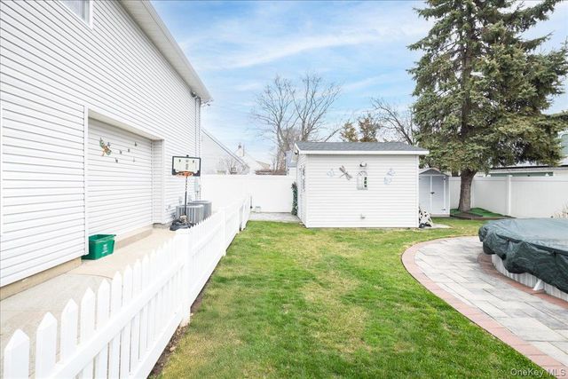 35 Carnation Road, Levittown, NY 11756