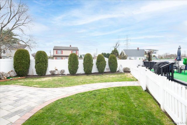 35 Carnation Road, Levittown, NY 11756