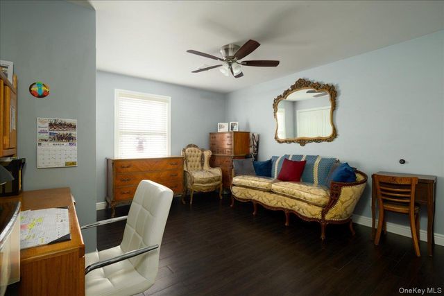 35 Carnation Road, Levittown, NY 11756